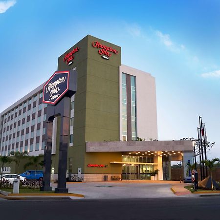 Hampton Inn By Hilton Villahermosa Exterior foto