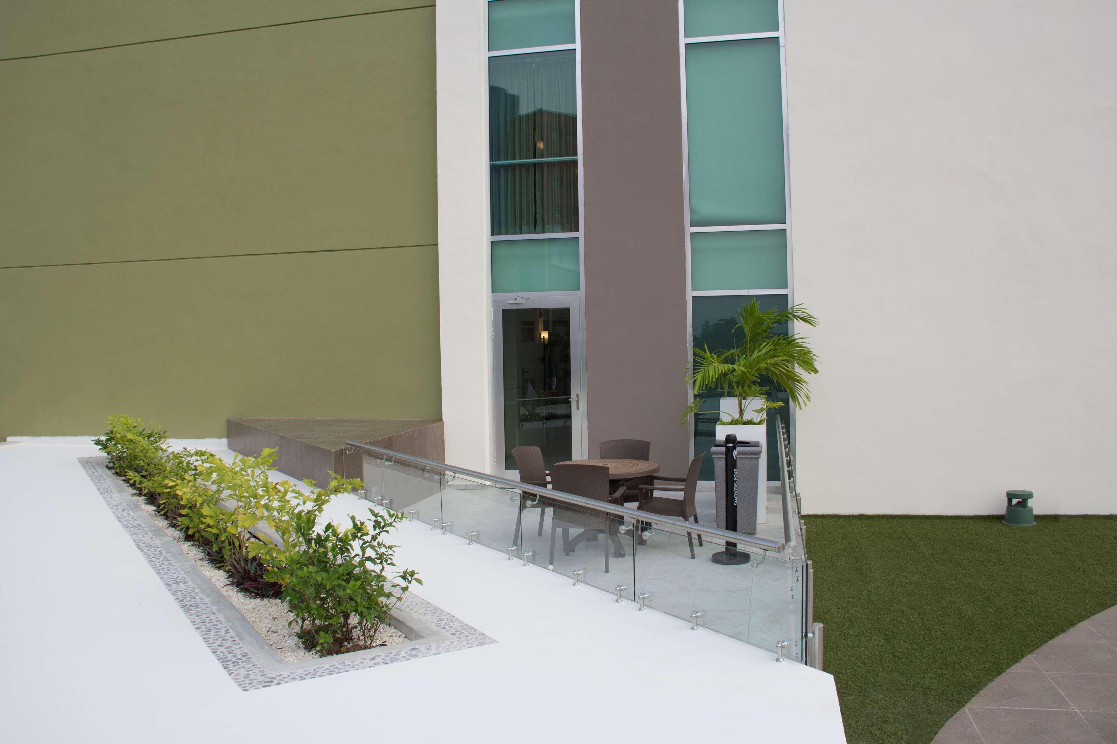 Hampton Inn By Hilton Villahermosa Exterior foto